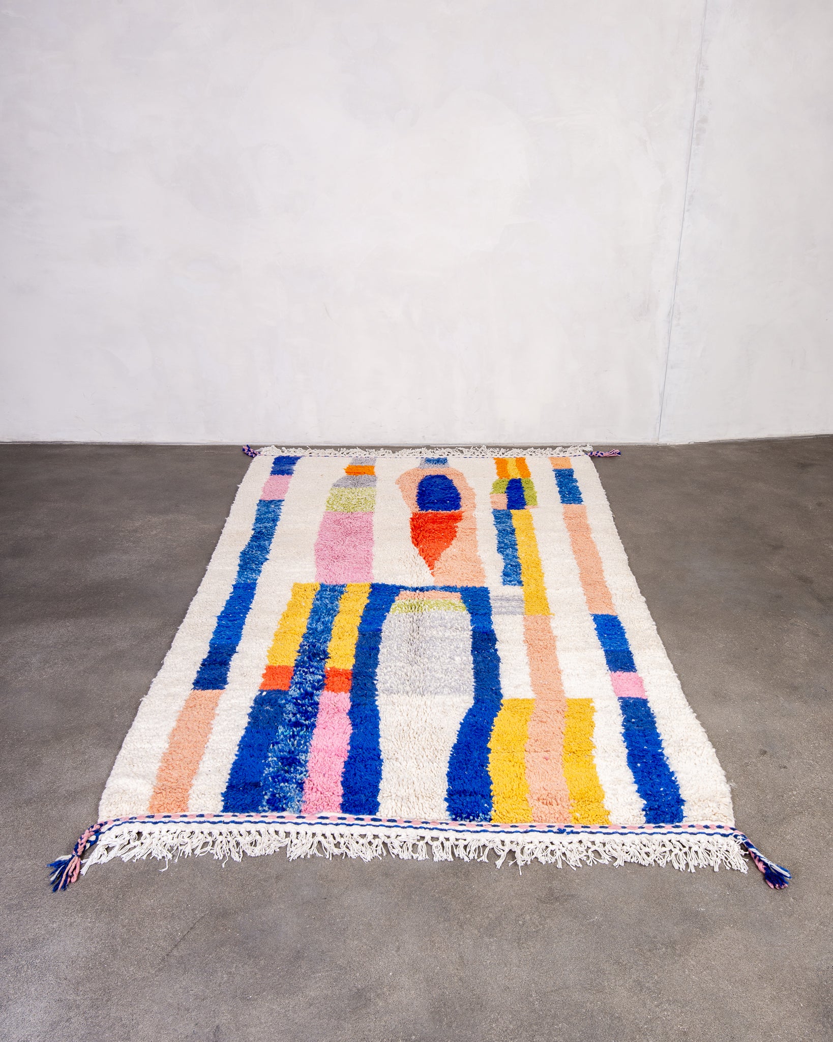 Modern designer handcrafted Berber rug from morocco Beniourain with beautiful colors and patterns